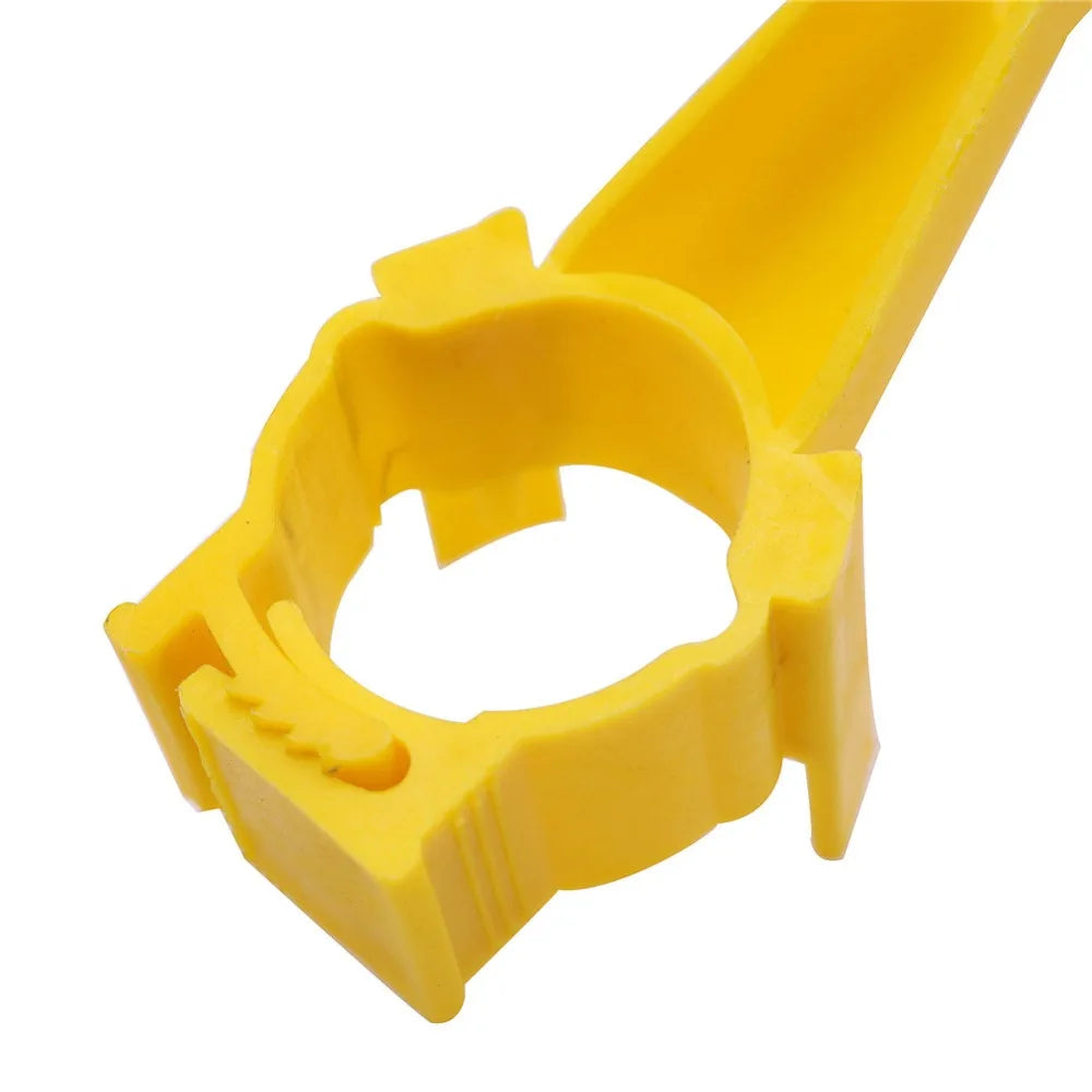 Poultry Feeding Chicken Nipple Fitting Yellow Plastic Cups Pick Poultry Drinking Water Equipment 25mm Pipe Diameter